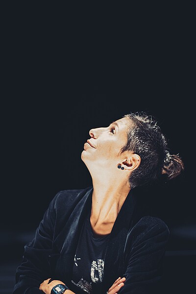 DE | İpek İpekçioğlu