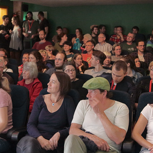 ... und ein brechend voller Saal beim Dokumentarfilm "Weit. Die Geschichte von einem Weg um die Welt" ...