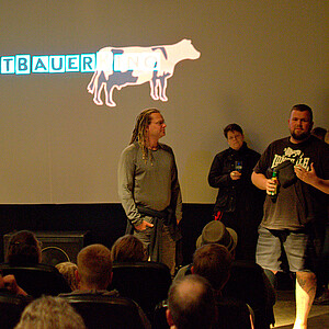 Der Hauptakteur Jan "Monchi" Gorkow von der Punkband FEINE SAHNE FISCHFILET beim anschließenden Filmgespräch. 